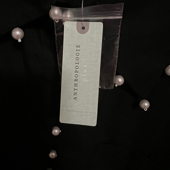 Black blouse with pearl trim - Picture 7 of 7